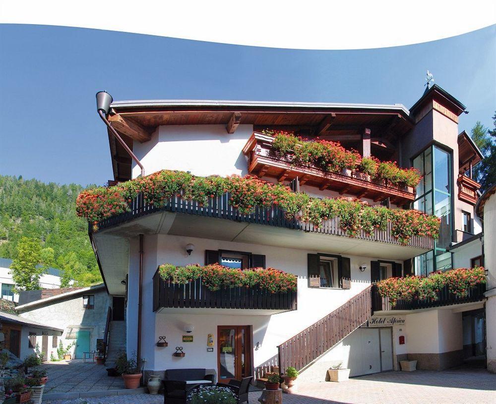 Albergo Aprica Garni Exterior photo