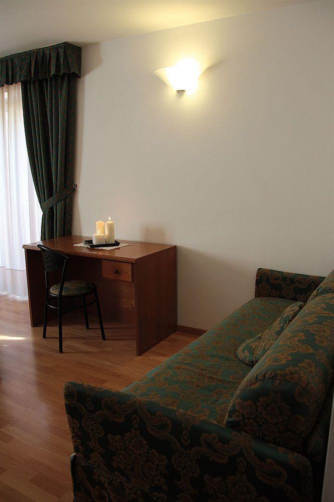 Albergo Aprica Garni Exterior photo